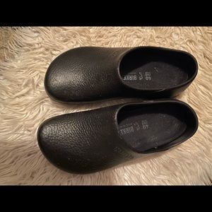 Slip Resistant, black Birkenstock clogs